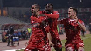 EXCLUSIV | Cum i-a cucerit Rednic pe jucătorii săi? "Îl apreciez pentru asta" + Ce spune Montini despre prieteniile din vestiarul lui Dinamo