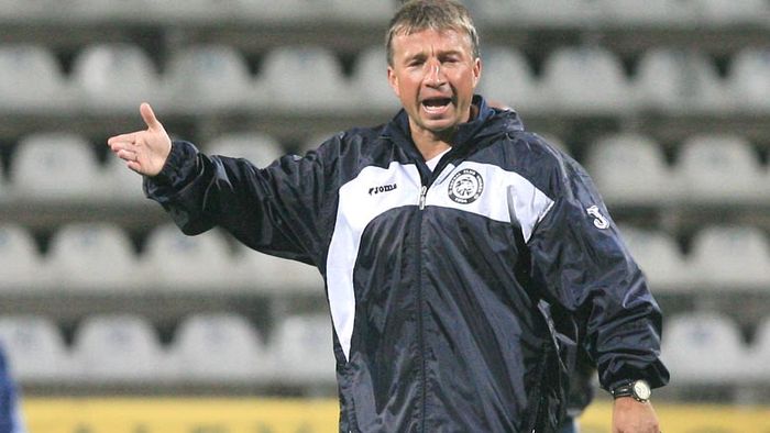 "Petrescu este cel mai bun antrenor din țară!"