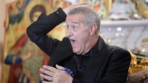 Impresarul lui Denis Drăguș a făcut anunțul despre transferul la FCSB