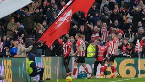 Scene șocante în Anglia! O vedetă a fost strangulată de un steward în timpul meciului lui Arsenal