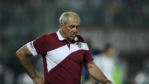 Hizo: "Sper să nu mai existe cazuri 'Valiza'! Dacă nu batem Iașiul nu merităm Europa!"