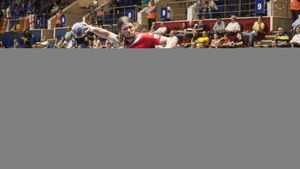 Duel de cinci stele în sferturile Cupei României la handbal masculin: Dinamo versus CSM București. Ambele echipe aveau pretenții la trofeu, dar una va rămâne în afara Turneului Final 4