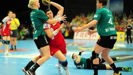 Președinte-spectator? Nu! Băsescu nu merge la Oltchim-Viborg