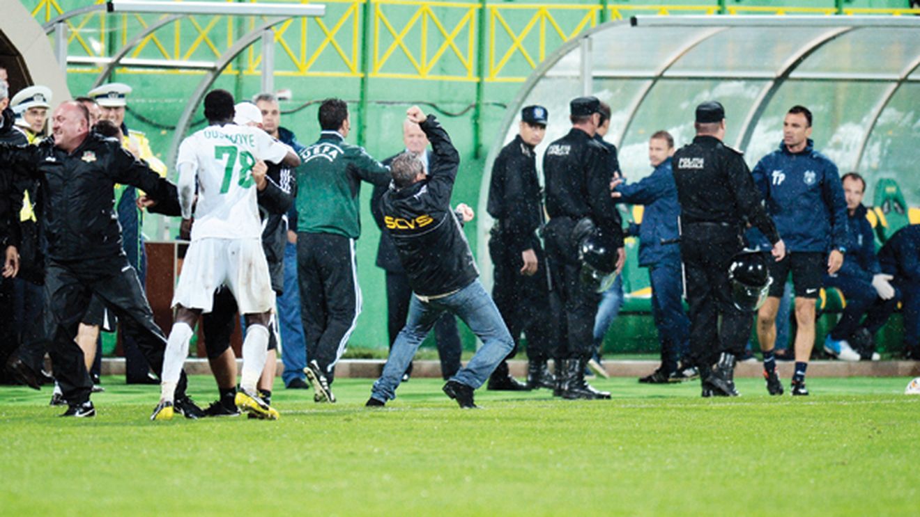 Șumi i-a găsit punctul nevralgic lui Reghe și l-a făcut "groghi": "E singura echipă care face asta, nu am mai întâlnit așa ceva"** Ce spune despre presupusa "vizită" de la pauză