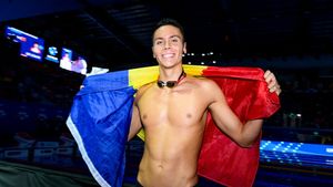 Unde pleacă David Popovici cu iubita lui