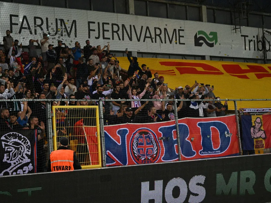 Jucătorii lui Elias Charalambous, aplaudați de galerie după Nordsjaelland - FCSB 2-0