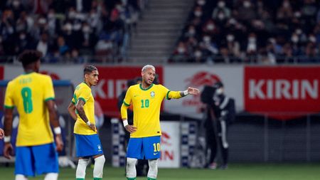 OFICIAL. FC Barcelona l-a transferat pe noul brazilian fenomenal: Raphinha vine de la Leeds United pentru 65 de milioane de euro!