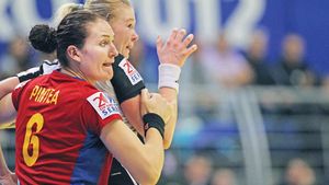 România se prezintă în Rusia cu 5 noutăți în lot față de Campionatul Mondial. Marele dezavantaj al naționalei feminine înaintea partidei tur cu campioana olimpică en-titre