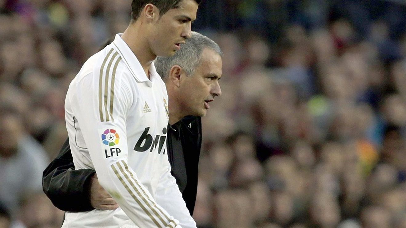 Ritualul victoriei? Mourinho și-a criticat dur foștii elevi de la Real Madrid: "Arbitrul îi aștepta și ei se uitau în oglindă"