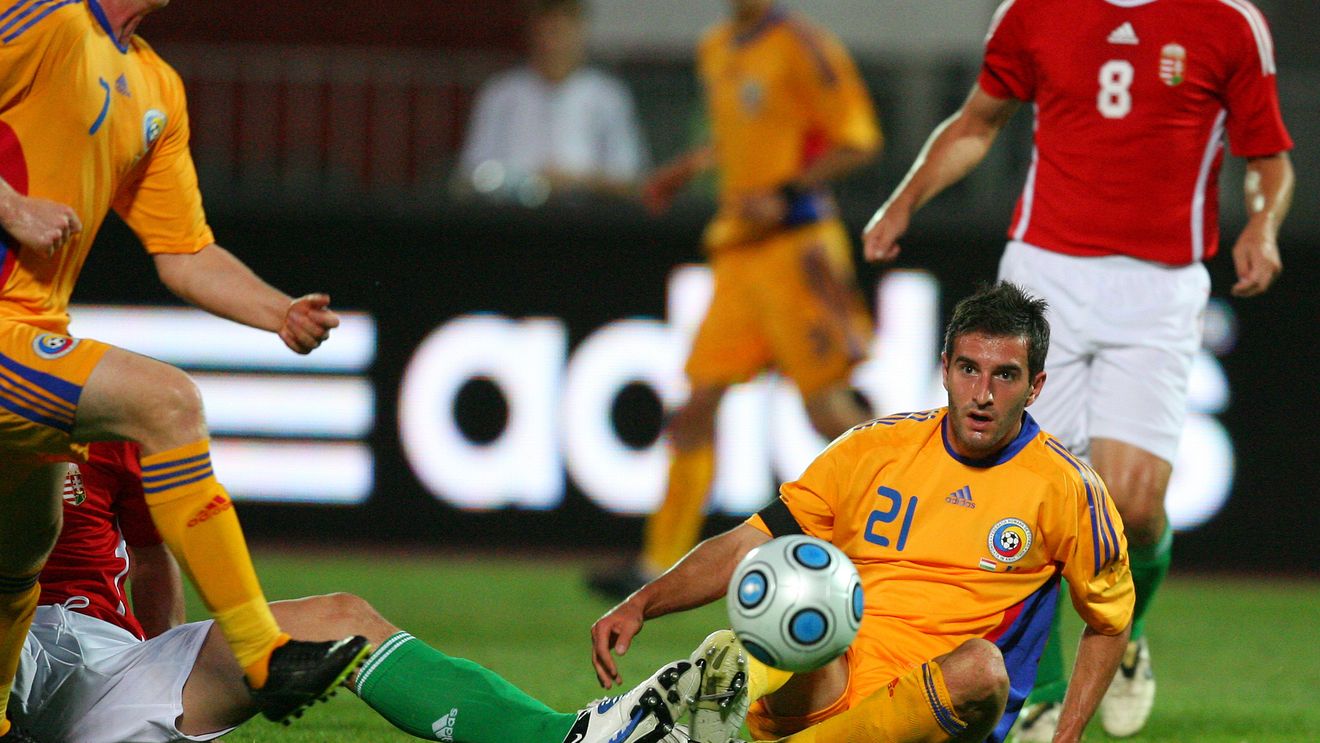 EXCLUSIV | Episod incredibil la naționala României: "Câțiva dintre fotbaliști comandau asta bucătarului. Se vedea pe teren"