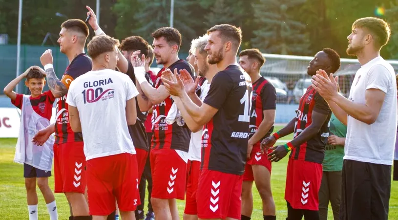 Printre cele mai bogate echipe din Liga 3, Gloria Bistrița Năsăud și Corvinul Hunedoara, se întâlnesc în barajul pentru promovare! Reacțiile antrenorilor Adrian Falub și Florin Maxim