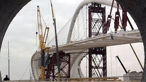 Platini nu abandonează extinderea către est