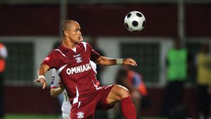Vești bune pentru Rapid! Julio Cesar, aproape de Grecia!