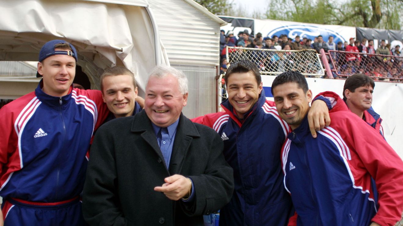 "Aveam borcane de jumări, de cârnați, mi le dădea mama". Povestea savuroasă a unui fost campion cu Steaua. Mergea cu trenul, nu avea impresar și a semnat contractul după o discuție cu tatăl său 