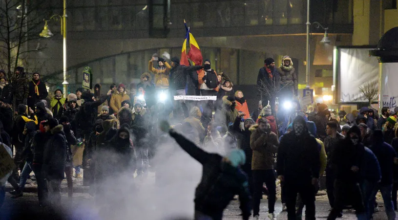 Pedepse cu închisoarea și amenzi pentru huliganii de la protestul față de OUG 13 din Piața Victoriei! Decizia luată azi