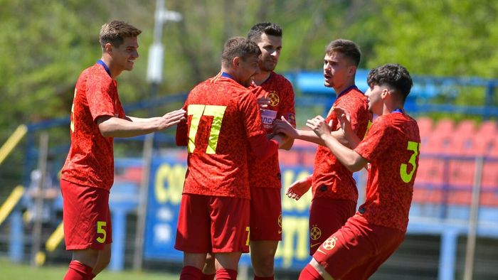 Coșmarul prin care a trecut un fotbalist după ce a semnat cu FCSB: „Am fost obligat să joc după ce m-am operat! Mi-a cedat genunchiul”