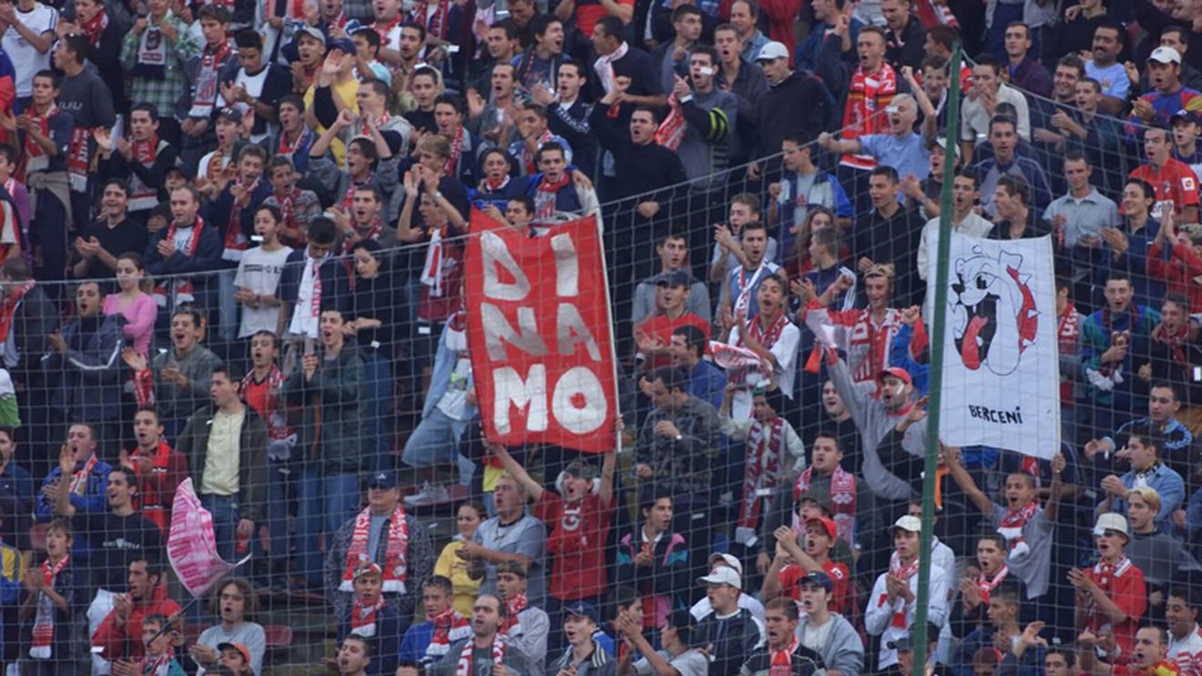 50 de fani dinamoviști** au plecat spre Austria pentru a încuraja naționala
