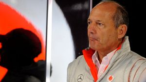 Ron Dennis a renunțat la conducerea McLaren Racing!