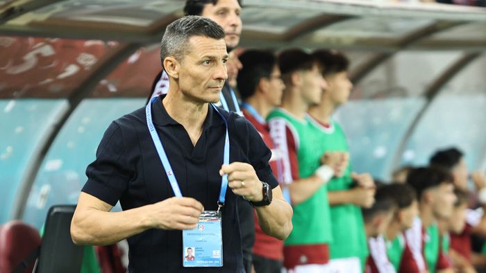 Costel Gâlcă a fost necruțător cu fotbaliștii săi. Le-a spus-o în direct: „Așa am revenit!”