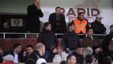 Copos, luat la rost de fanii Rapidului: "Nea George, când ne iei un atacant?" Răspunsul i-a iritat și mai tare pe suporterii giuleștenilor