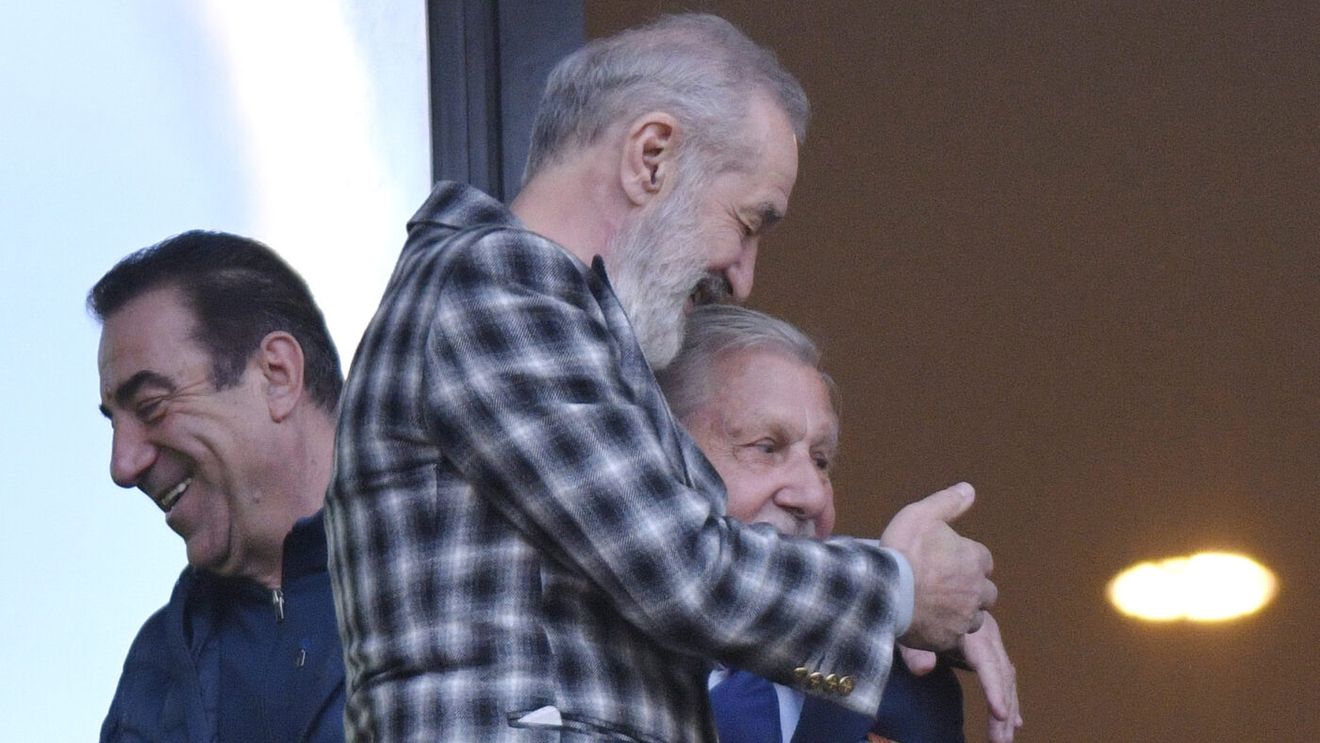 Gigi Becali, în pas cu tehnologia. Unde a văzut scorul Craiovei: „Am o aplicație d-asta. Aşa ceva n-am văzut de când sunt eu în fotbal”