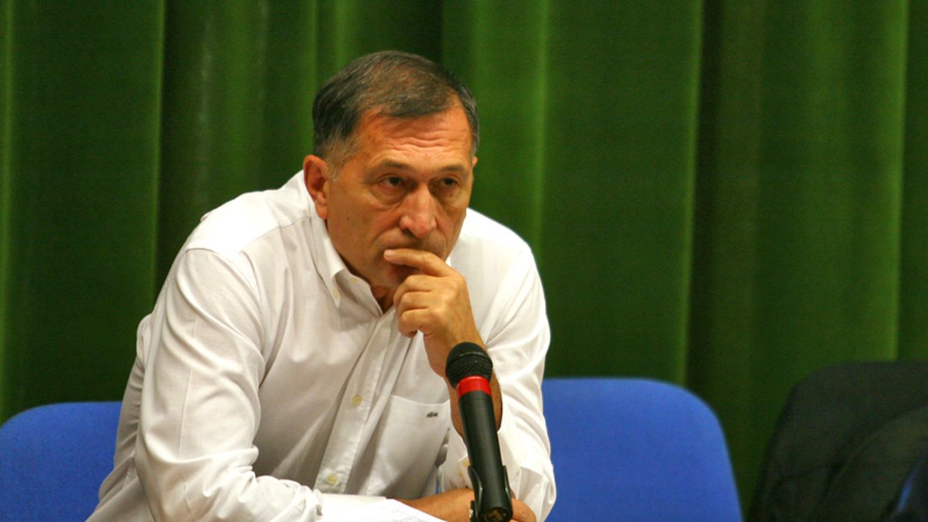 Crăciunescu s-a revoltat după ce Steaua și Vaslui au cerut FRF arbitri străini:** "Nu accept să fiu UMILIT în țara mea"