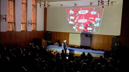 Suporterii echipei UTA își fac propriul magazin. Clubul arădean rămâne fără dreptul a de a folosi sigla în scopuri comerciale!