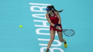 Sorana Cîrstea a învins-o pentru a treia oară la rând pe Caroline Garcia și a „spart gheața" în acest sezon! Pe cine va întâlni în turul doi la Abu Dhabi