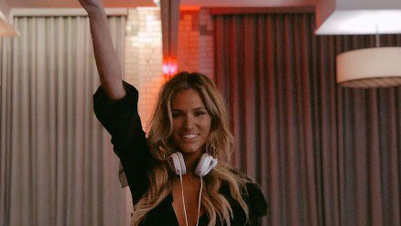 Ryan Giggs şi-a găsit iubită cu 15 ani mai tânără, după scandalul în care s-a descoperit că a avut o relaţie intimă cu soţia fratelui său!