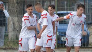 Juniorii dinamoviști au dat recital în Ghencea după ce la pauză erau conduși. Valentin Costache a bătut aproape singur Steaua