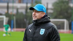 Laurențiu Reghecampf, avertizat după cinci victorii consecutive cu Universitatea Craiova: „Îi atrag atenția, meciurile din Cupa României nu seamănă cu cele din campionat” | VIDEO EXCLUSIV