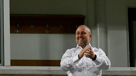 Mihai Rotaru încearcă să dea lovitura și să îl „sufle” lui Neluțu Varga pe Silviu Lung Jr. Ce atuuri are clubul din Craiova în lupta cu banii fără limite pe care îi plătește CFR Cluj | EXCLUSIV