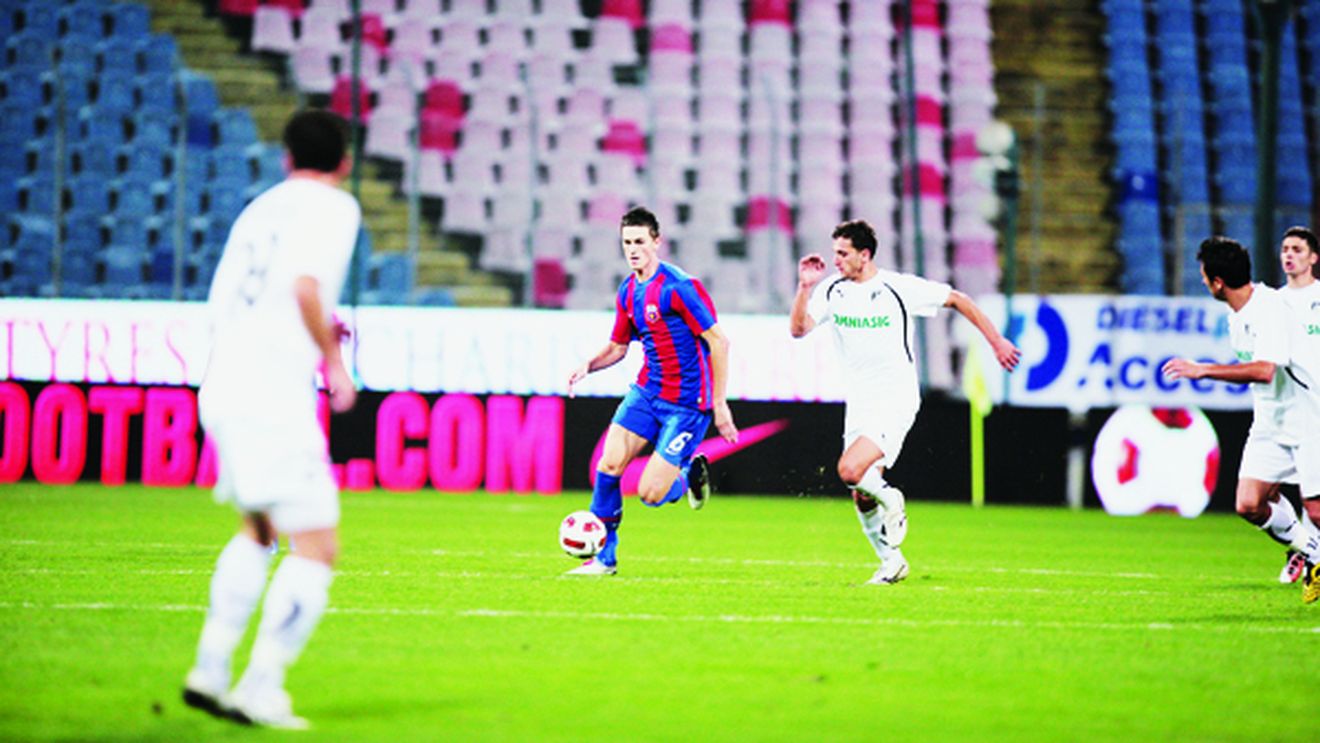 Avertisment pentru Lăcătuș:** "Gardoș se va Â«curățaÂ» la mijloc!"