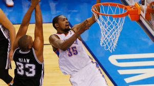 Kevin Durant ar putea semna un contract cu Under Armour pentru 325 de milioane de dolari