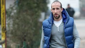 Latovlevici e în pragul disperării:** Becali îl acuză pe "Meme-ul" lui St. Etienne că e complicele agentului jucătorului! Ce misiune i-a dat lui Bănel