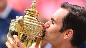 "Eram doar un băiat normal din Basel, care spera să-și câștige existența jucând tenis..." Lecție de modestie oferită de "Regele" Federer după triumful istoric de la Wimbledon