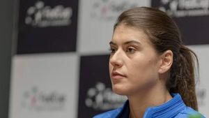 Duelul de la distanță dintre Cîrstea și Begu, câștigat și la Istanbul tot de Irina, la fel ca în Fed Cup. Sorana, eliminată în primul tur, după o partidă cu probleme împotriva Yuliei Putintseva, încheiată prin KO