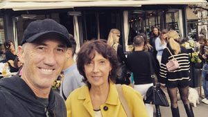 Darren Cahill continuă turul de forță pentru a o scăpa pe Simona Halep de suspendare! Întâlnire de taină cu fostul manager al româncei, la un restaurant din Paris | FOTO