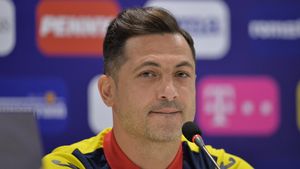 Mirel Rădoi, cel mai bine plătit antrenor din istoria Universității Craiova! Ce salariu i-a oferit Mihai Rotaru pentru a prelua banca tehnică a oltenilor