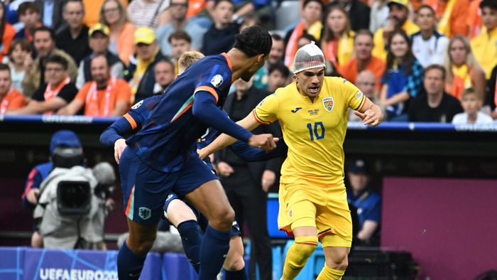 Ce lovitură pentru Gică Hagi: Ianis Hagi și-a spart capul în minutul 2 al partidei România - Olanda! Cum a fost filmat „Regele” în tribunele Allianz Arena în timp ce fiul său era plin de sânge