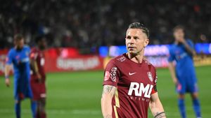 Situație rușinoasă cu Ciprian Deac. Dat afară de Pancu, rugat de CFR Cluj să rămână în club: „Nu poate anula”