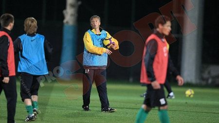 Dan Petrescu, ORIPILAT de Liga 1: "A văzut și Pițurcă ce înseamnă să fii antrenor în România!** Nu mă întorc!"