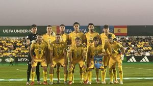 Viitorul star al naționalei României are 18 ani și este asaltat de oferte. „Sunt 7-8 echipe cu care discutăm. Îl văd în Premier League, pentru peste 30 de milioane”. EXCLUSIV