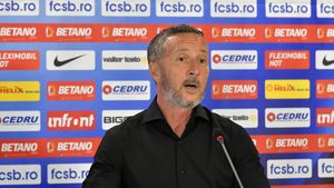 Salariul net pe care îl ia Dorinel Munteanu la Galați l-a șocat pe Meme Stoica! „Nu e normal să câștige atâția bani!”