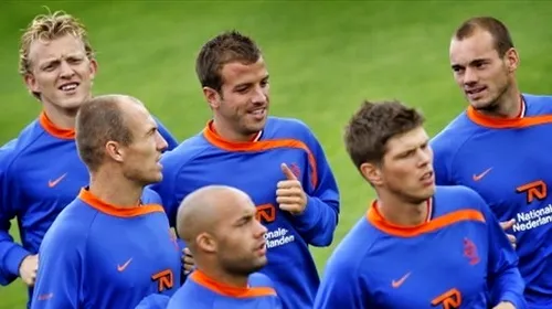 Cu ochii pe EURO și cu mâna pe telefon!** „Jose tocmai mi-a dat un mesaj!” Mourinho pregătește cea mai tare REVENIRE a unui olandez la Real Madrid