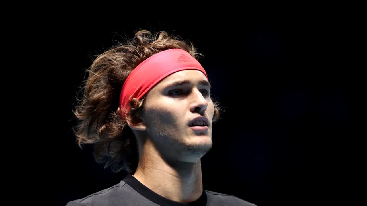 Turneul Campionilor | Semifinala Federer - Zverev, închisă cu o controversă. Huiduit din tribună, primul finalist de la Londra a repetat de peste 10 ori cuvântul 
