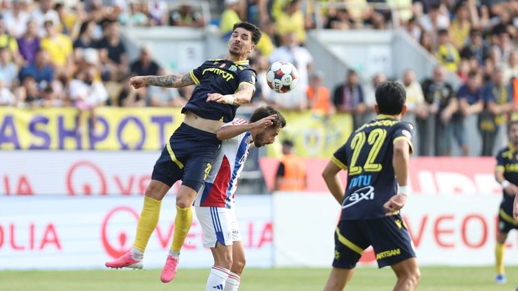 🚨 Petrolul Ploiești – Oțelul Galați 1-0, în etapa 4 din Superliga. Victorie la limită pentru „lupii galbeni”, într-un meci cu două penalty-uri și un cartonaș roșu