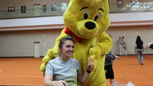 FOTO | Simona Halep a avut parteneri la antrenamentul de dimineață. Cum anticipează numărul 5 mondial confruntarea din Fed Cup cu Marea Britanie și cum stau lucrurile în echipa sa