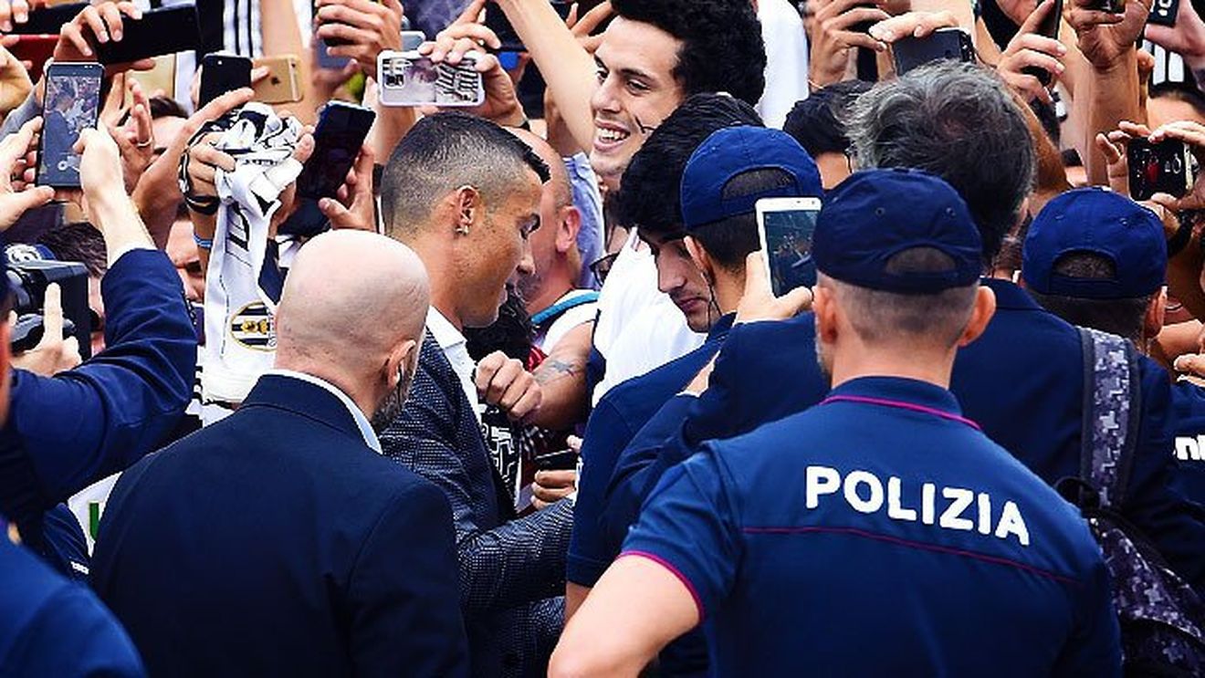 Ronaldo a cerut două "seturi" de bodyguarzi. Motivele lui CR7