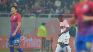 Ghinion TERIBIL pentru Bonetti! Doi jucători, OUT până în minutul 16. Cum a pierdut Dinamo doi titulari în derby